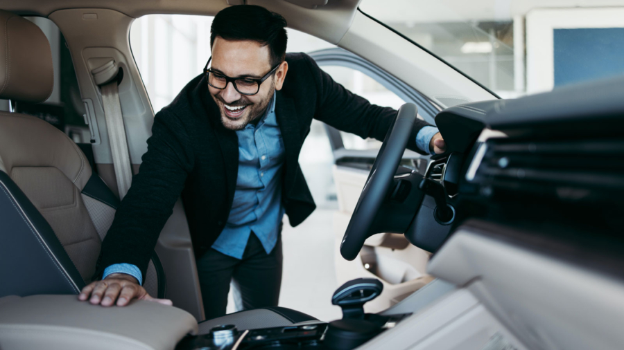 Discover the best ways to leverage your car lease in Los Angeles with World Auto Group. Our expert team guides you through choosing the perfect vehicle for L.A.’s lifestyle.